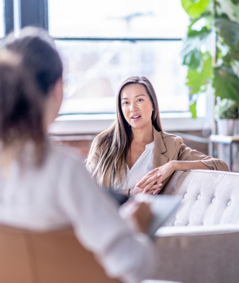 A woman getting mental health treatment for trauma at Khiron's Residential Mental Health Clinic